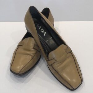 Prada loafers Tan Size 7